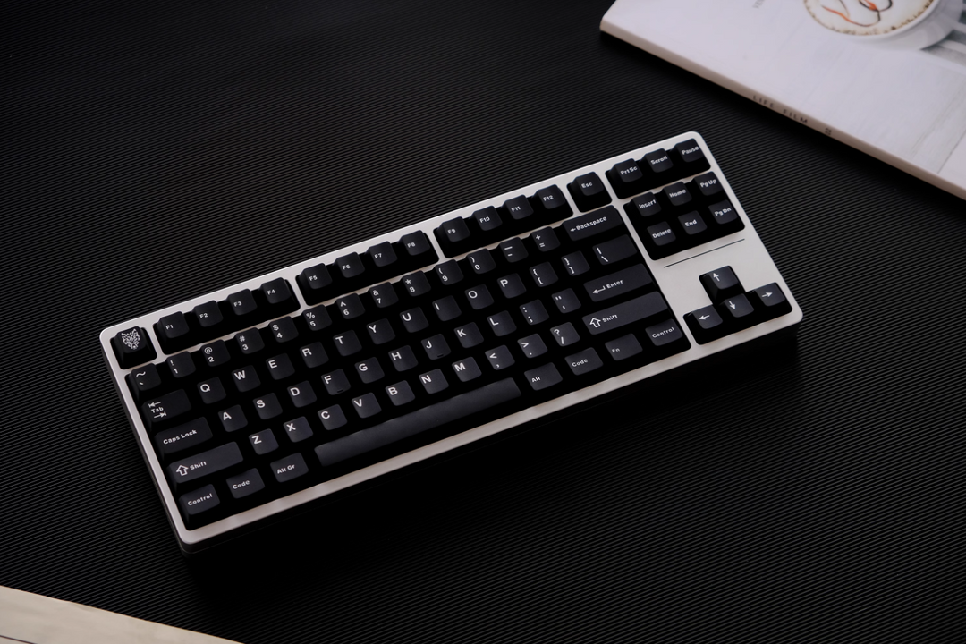 WOB White Over Black Keycaps Set