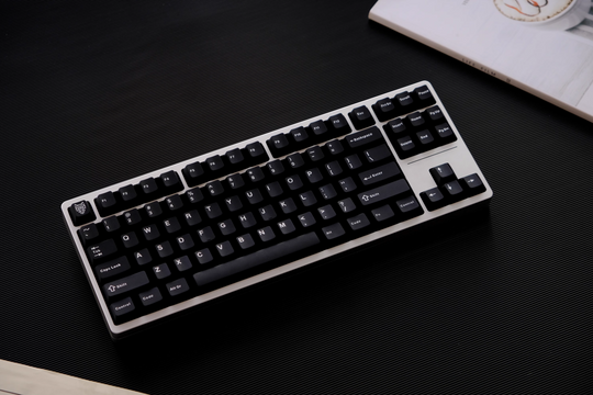 WOB White Over Black Keycaps Set