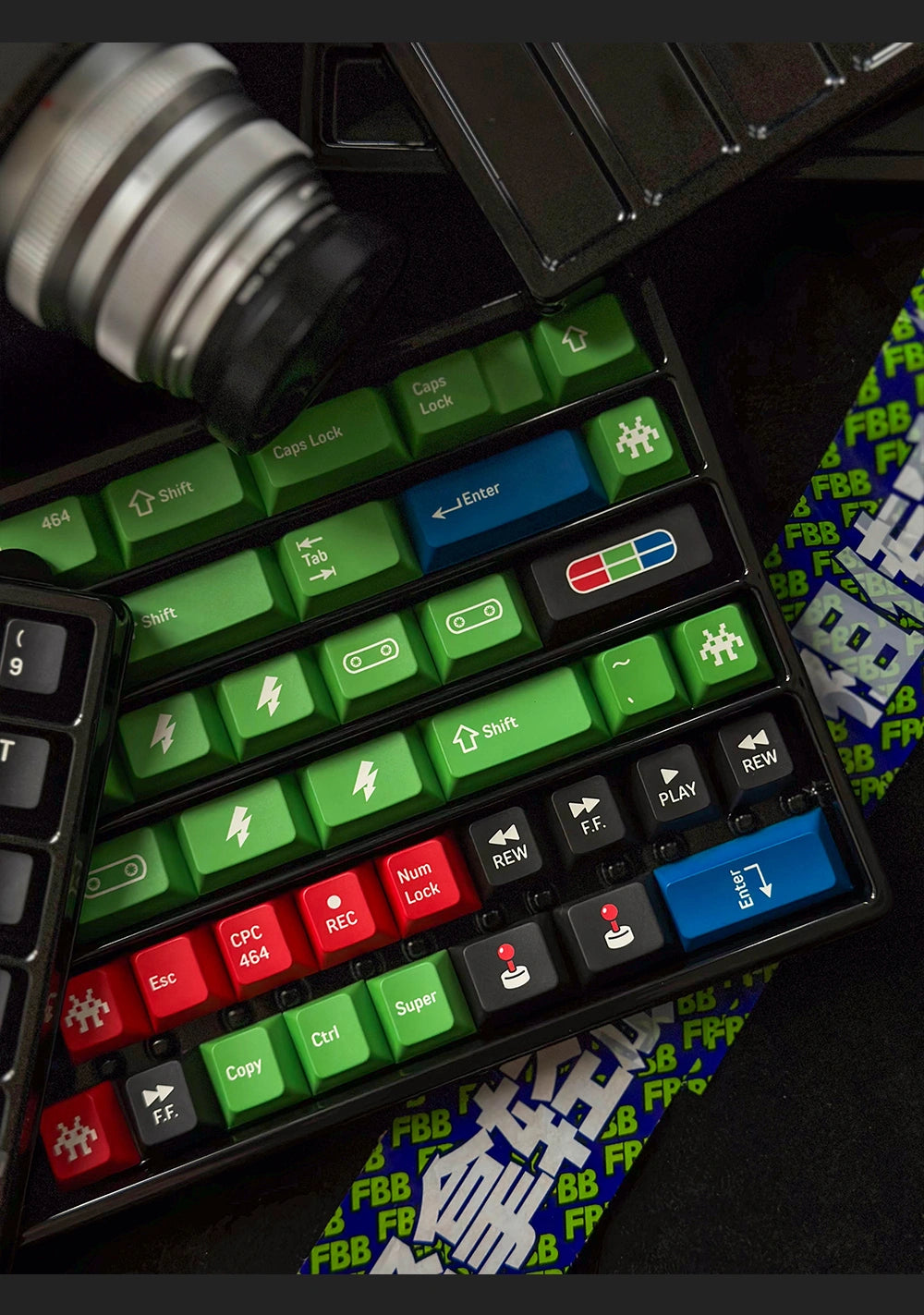 464-keycaps-set-Green-close-up-shot-right-angle