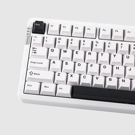 hi-86-keyboard-white-close-shot