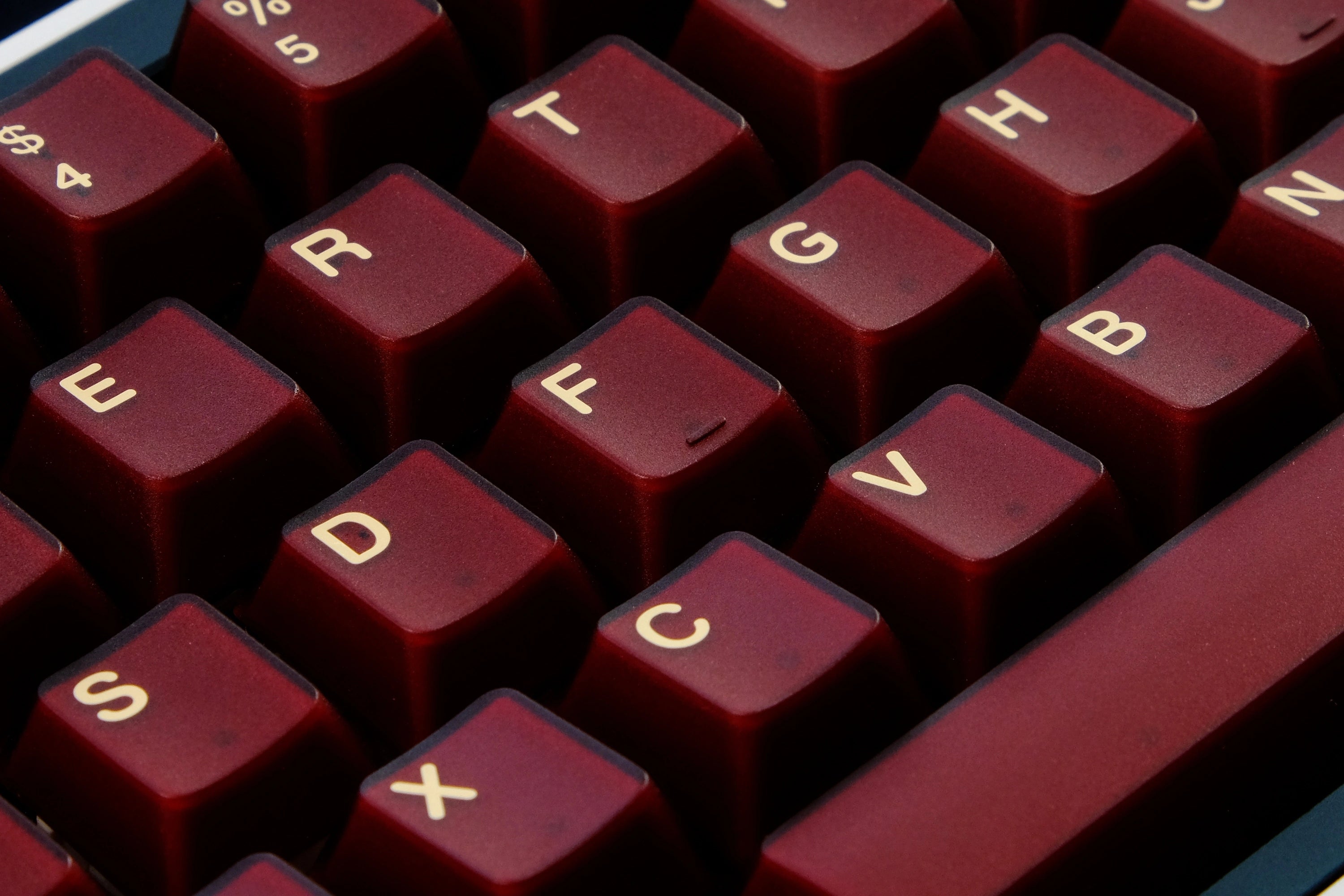 red_keycaps_cherry_profile